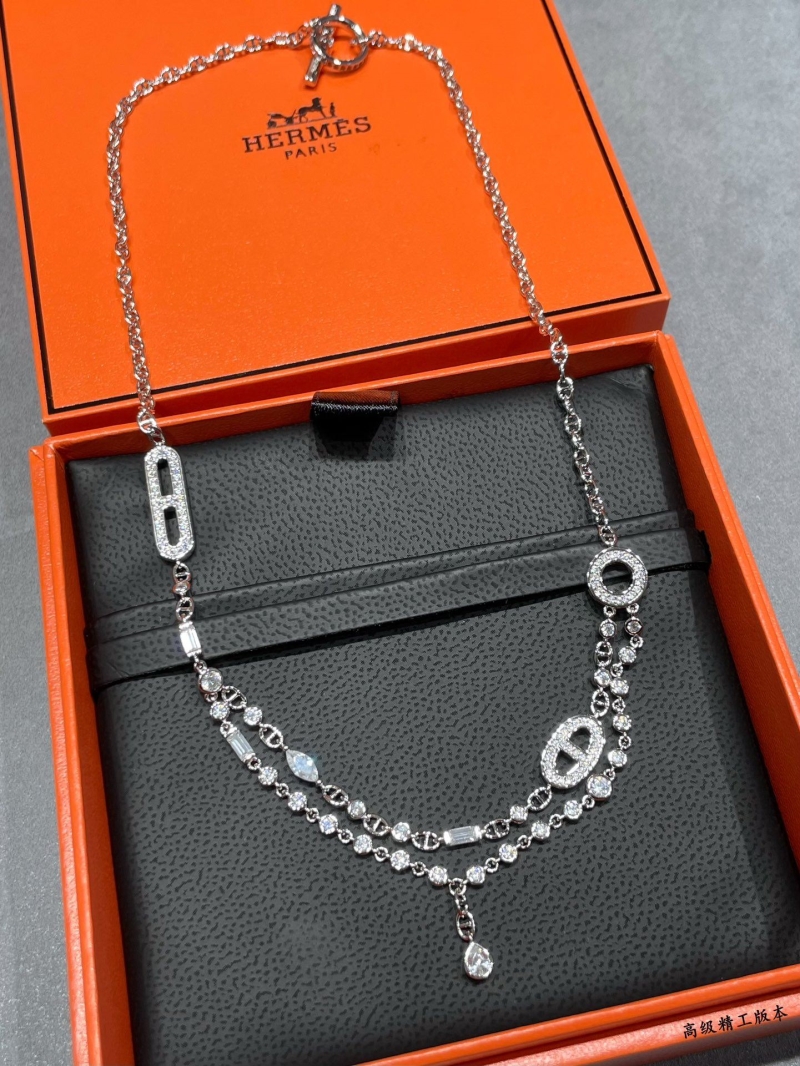 H**me5 necklaces